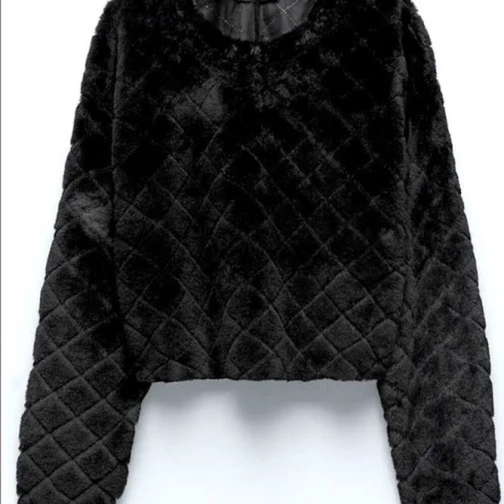 Zara Black Faux Fur Cropped Sweatshirt - Size Large